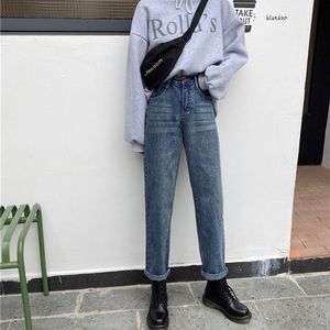 Women’s Aesthetic Straight Leg High-Rise Jeans